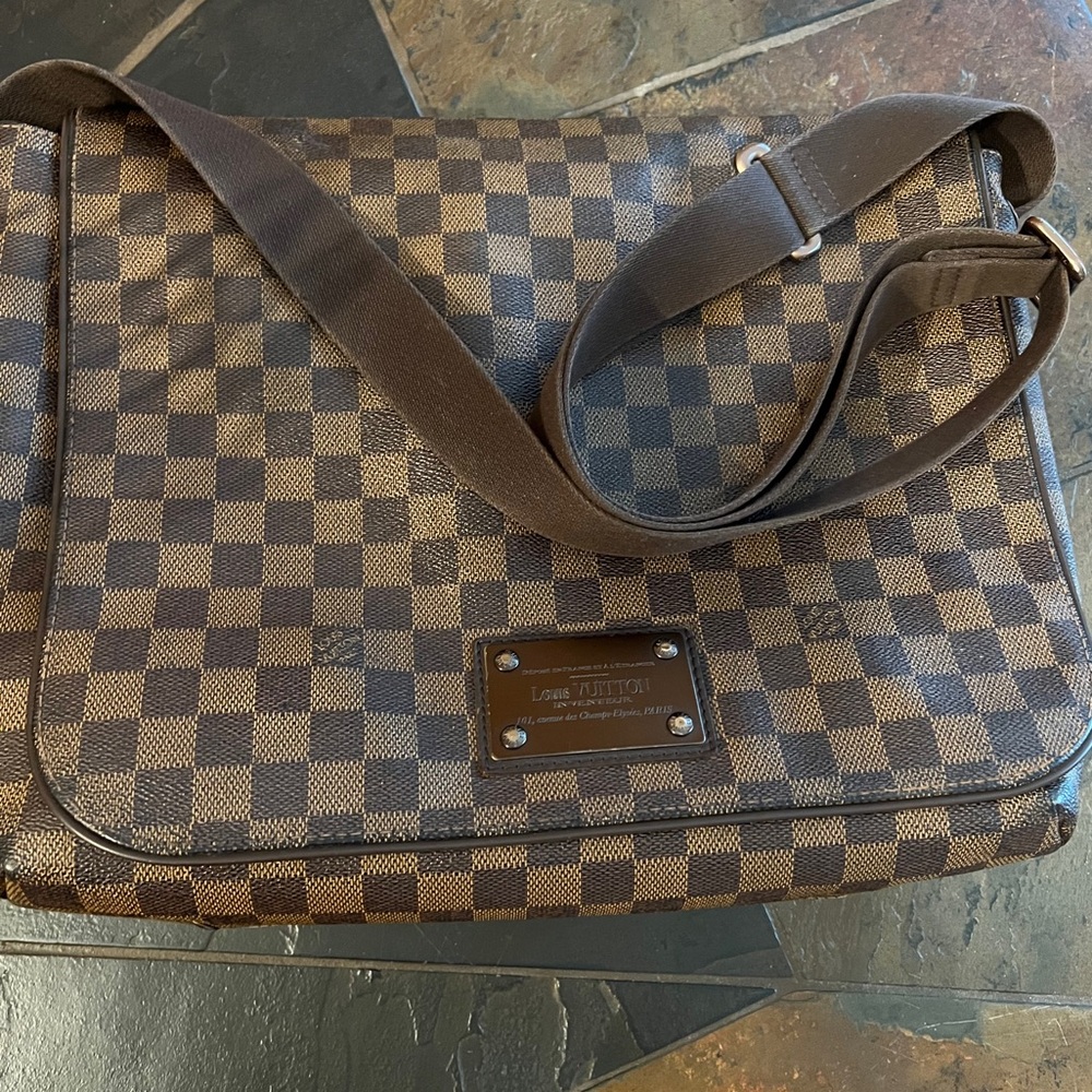 Louis Vuitton
Damier Ebene Brooklyn MM Vintage